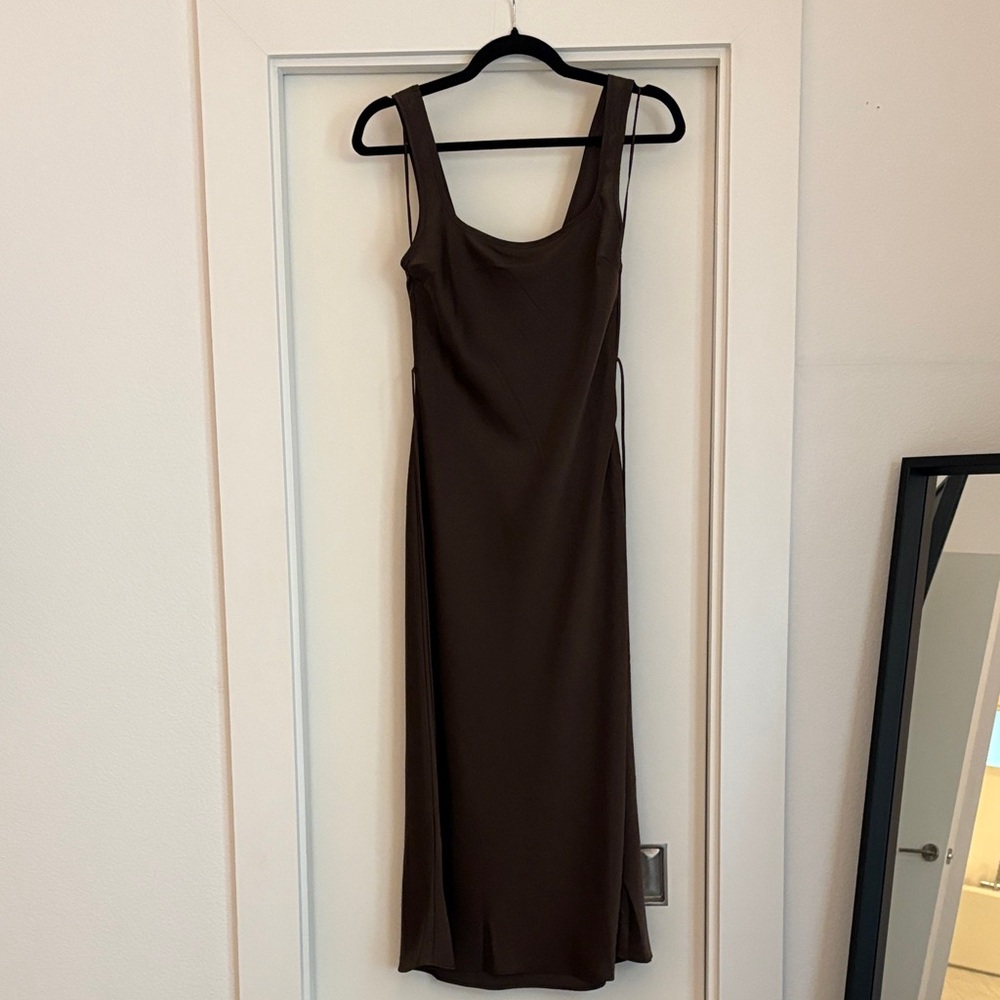 Chic Sleeveless Brown Midi Dress